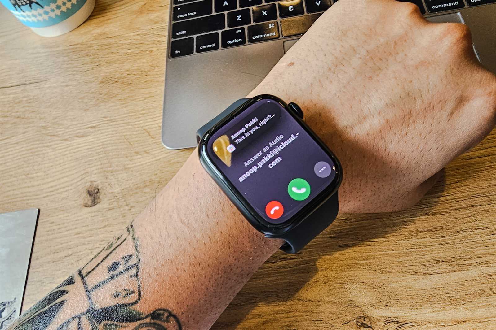 can you answer calls on apple watch